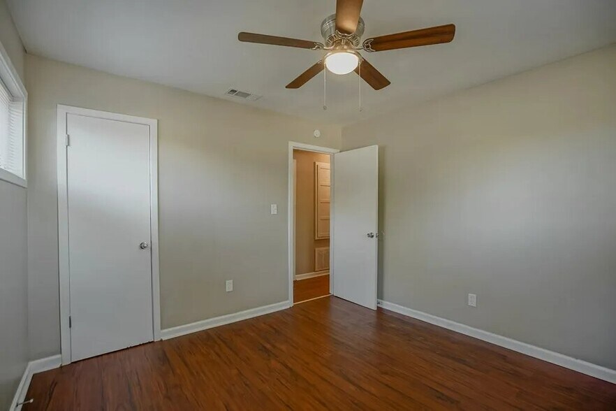Building Photo - 5174 Morris Ave