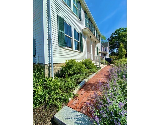 Building Photo - 2 Wallis Ct
