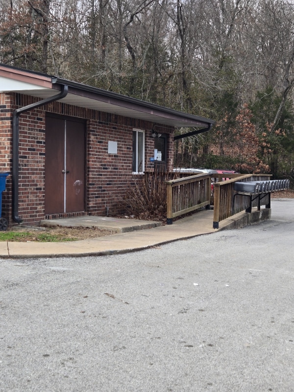 Building Photo - 507 S Carr St