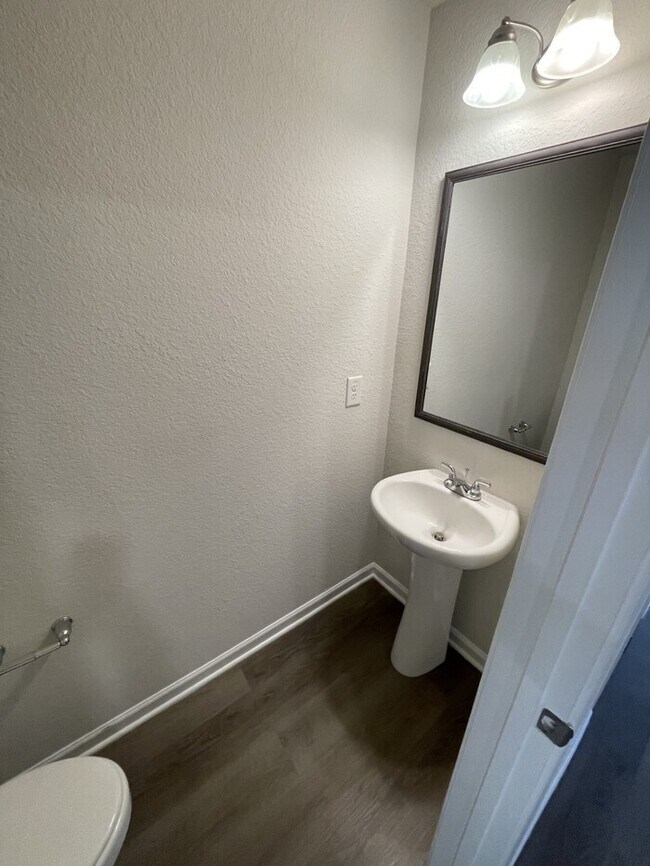 Building Photo - 2062 Wiggins Village Dr