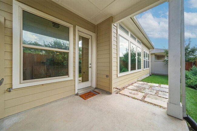 Building Photo - 5820 Harper Park Dr