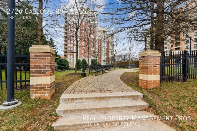 Building Photo - 2726 Gallows Rd