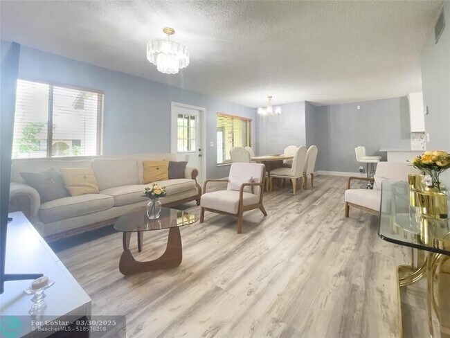 Building Photo - 340 Knotty Pine Cir
