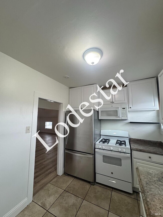 Building Photo - 302 Carolina St