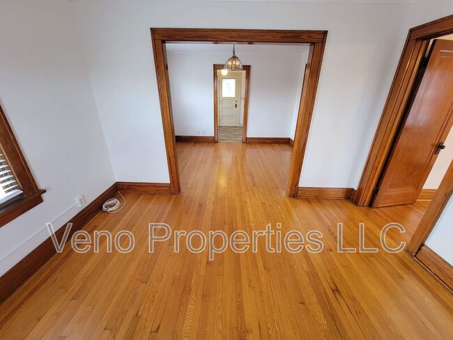 Building Photo - 800 Chestnut St