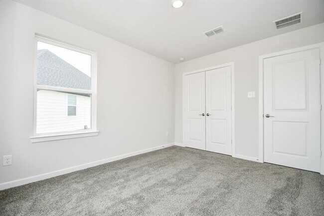 Building Photo - 21835 Erskine Peaks Pl