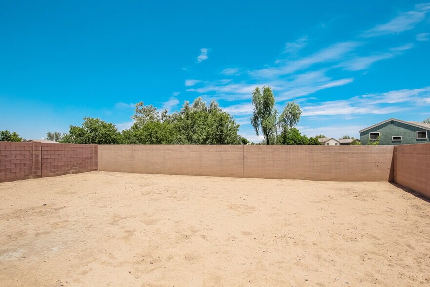 Building Photo - 8502 W Luken Way