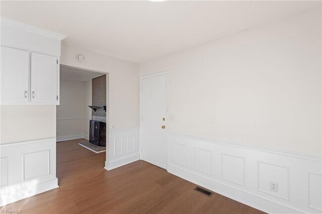 Building Photo - 1705 Three Meadows Rd