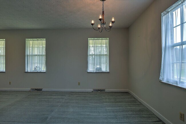 Building Photo - 4660 Kingsport Hwy