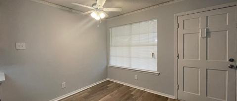 Building Photo - 3624 Parkridge Dr