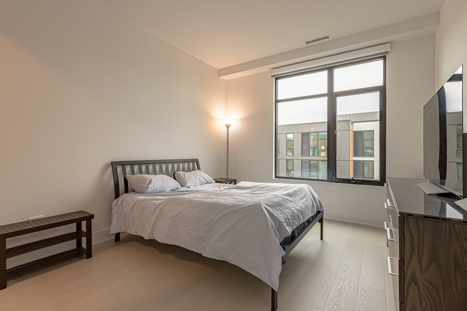 Building Photo - 1701 W Webster Ave