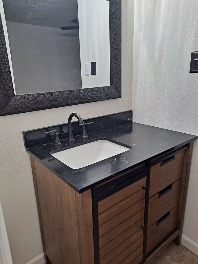 Building Photo - 936-10 Molello   #25-27 Villa Drive