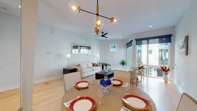 Building Photo - Modern Townhome with Roof Terrace in Dilworth Neighborhood Charlotte NC