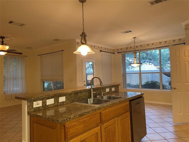 Building Photo - 120 Brazos Dr