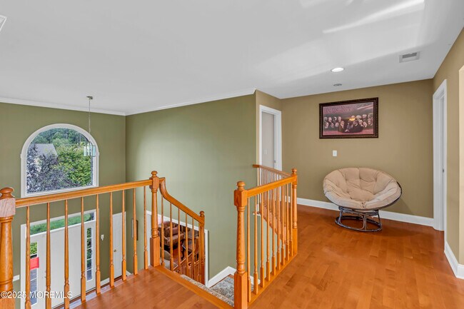 Building Photo - 6 Bane Ln