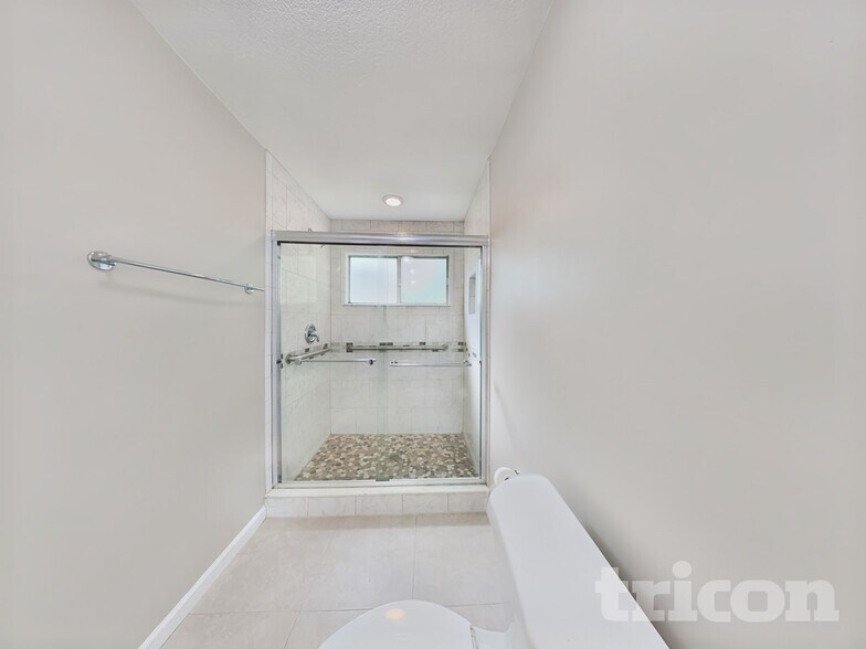 Building Photo - 7835 Weather Vane Dr