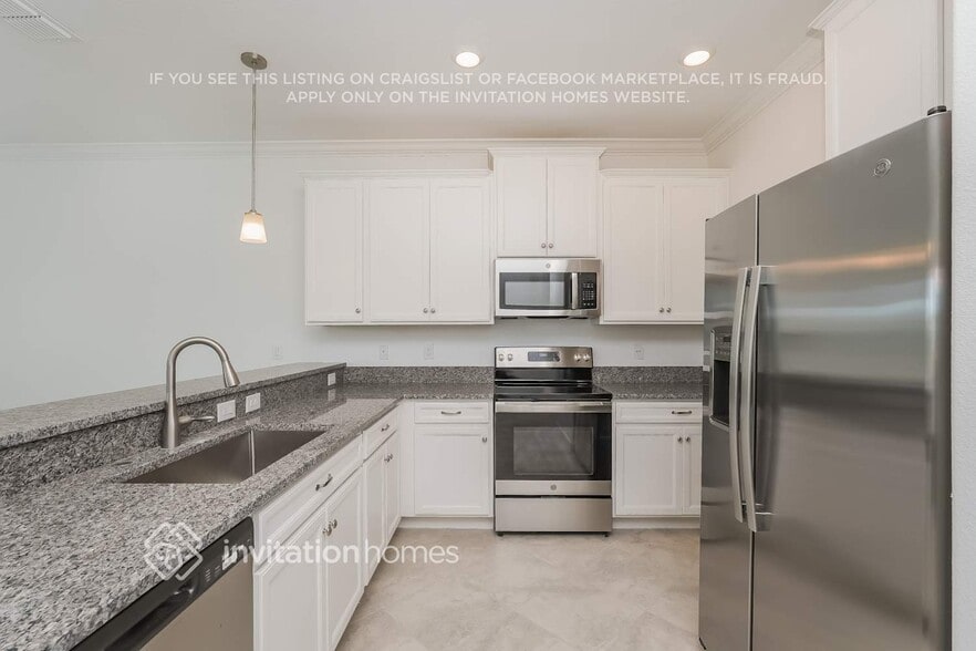 Building Photo - 3060 Bryant Park Dr