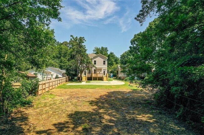 Building Photo - 1240 Oakland Terrace SW