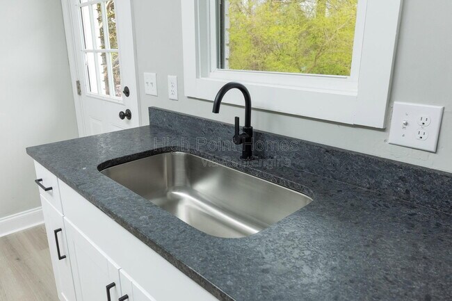 Building Photo - 5403 Kimbro St