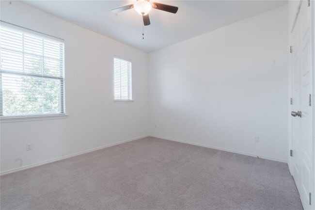 Building Photo - 1333 Terrace View Dr