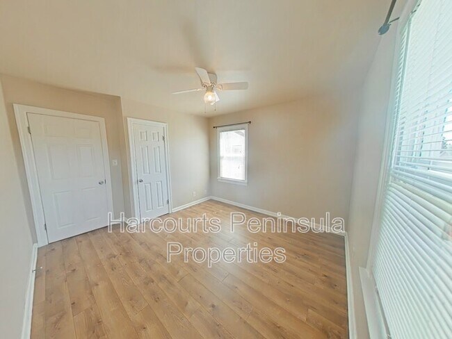 Building Photo - 1011 N Rainier Ave