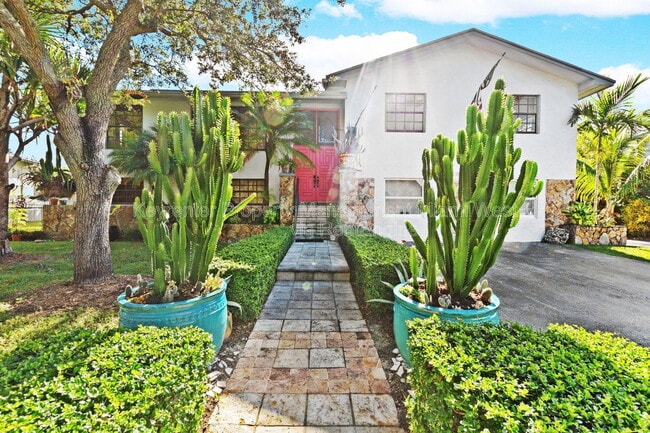 Primary Photo - 19831 SW 81st Ct