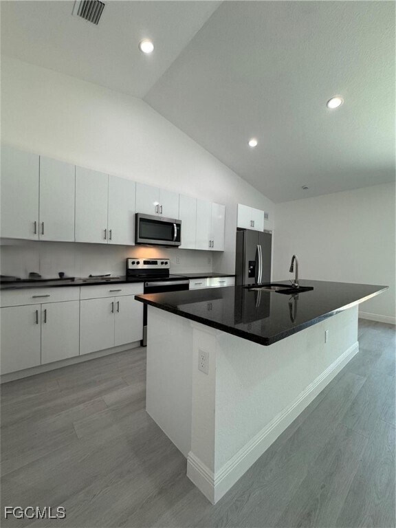 Building Photo - 6018 Acorn Cir