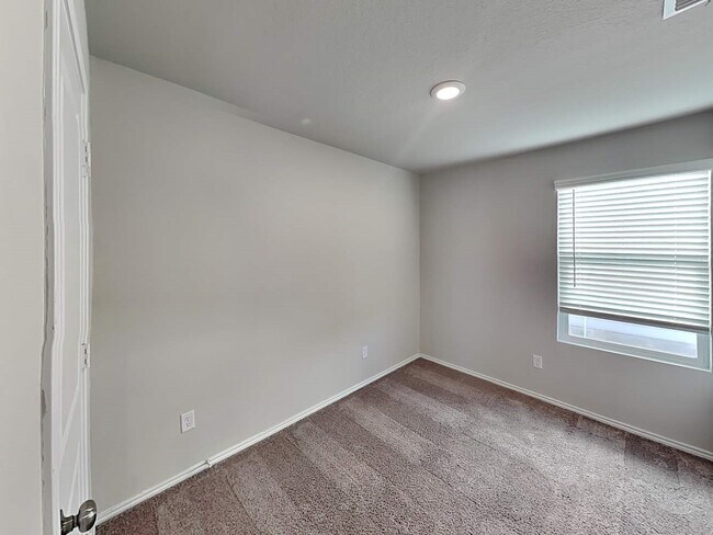 Building Photo - 5726 Verracio Ct