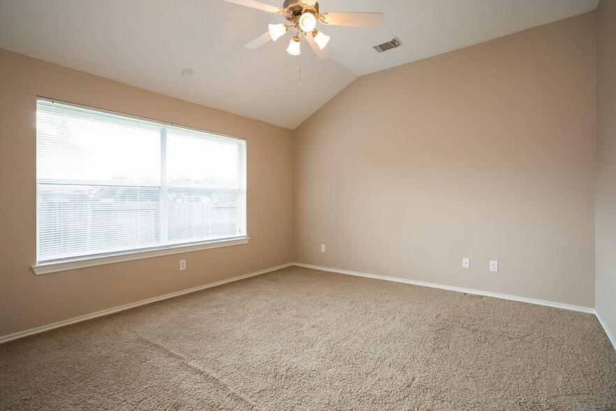 Building Photo - 6402 Bright Falls Ln