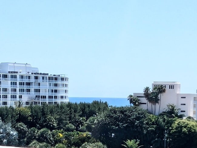 Building Photo - 2840 S Ocean Blvd