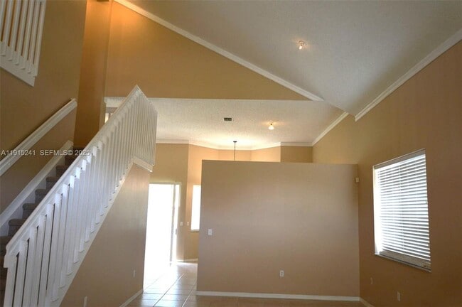 Building Photo - 2202 SE 17th Ave