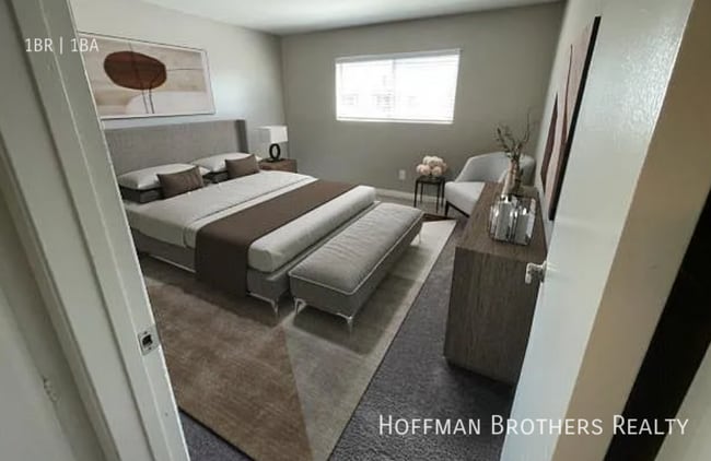 Building Photo - 301 Avocado St