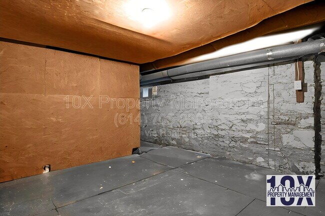 Building Photo - 614 Lilley Ave