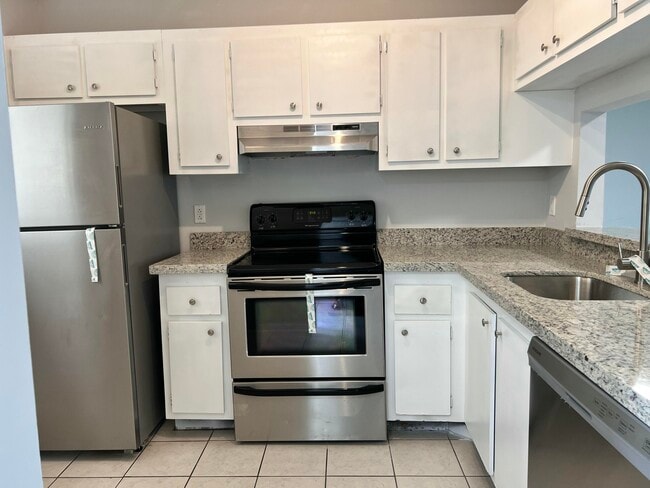 Building Photo - 7149 Golf Colony Ct