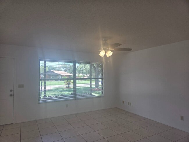 Building Photo - 1423 Chloe Terrace