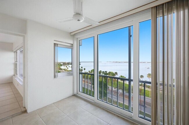 Building Photo - 555 S Gulfstream Ave