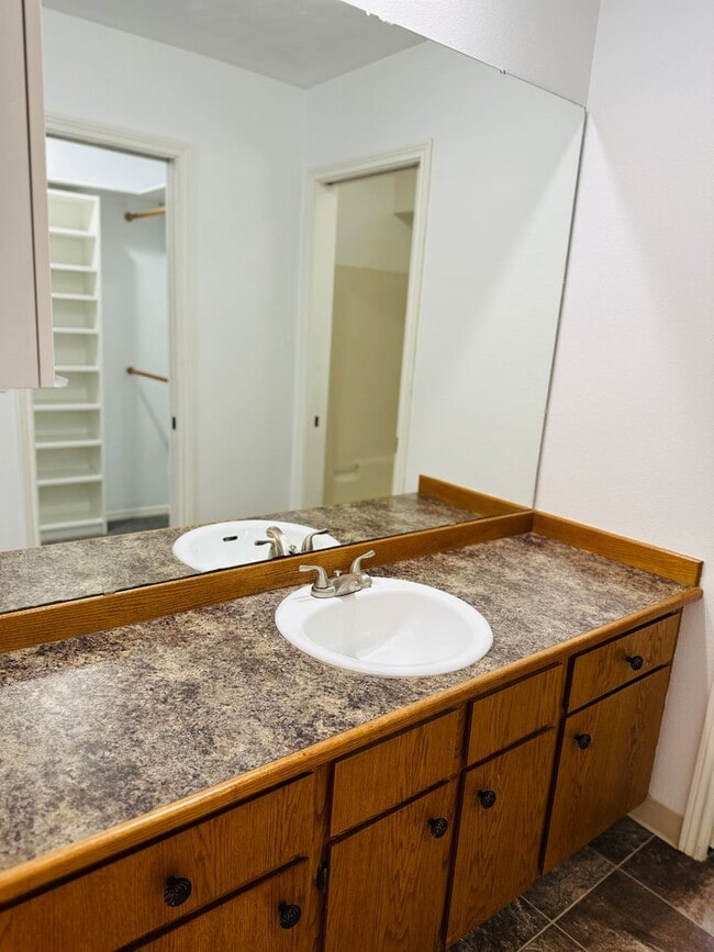 Building Photo - Charming Cascade Park One Level Home