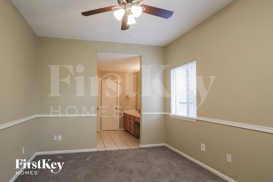 Building Photo - 12123 Flaxen Dr