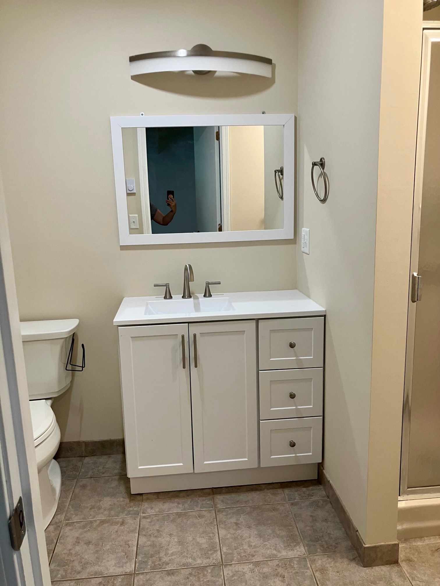 First floor bathroom - H5 Stonehedge Dr