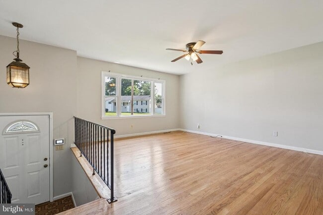 Building Photo - 1365 Rosanna Dr