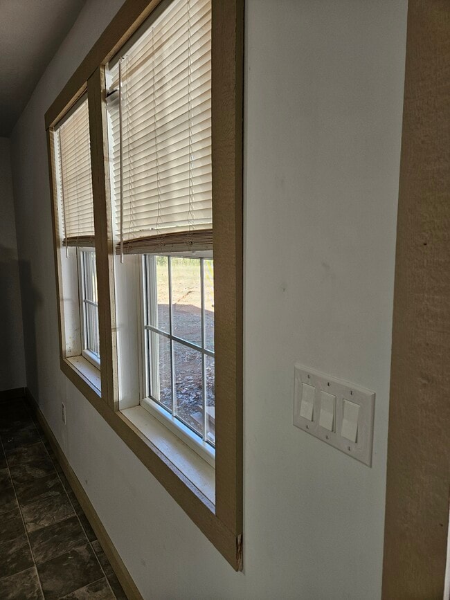 Building Photo - 1446 Old Ballpark Rd