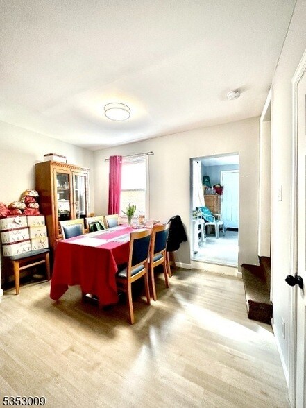 Building Photo - 10 Cedar Alley