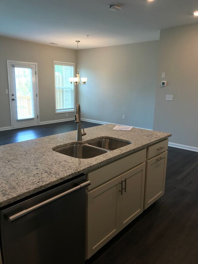 Building Photo - Spacious 3BR Townhome in Cumming | 2,178 Sq Ft | Available September 1