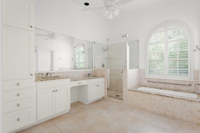 Building Photo - 4101 Triple Crown Ct