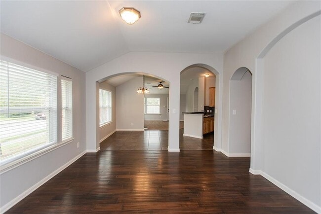 Building Photo - 19400 Sunken Creek Pass