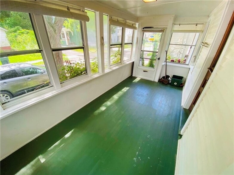 Building Photo - 222 Sanford St