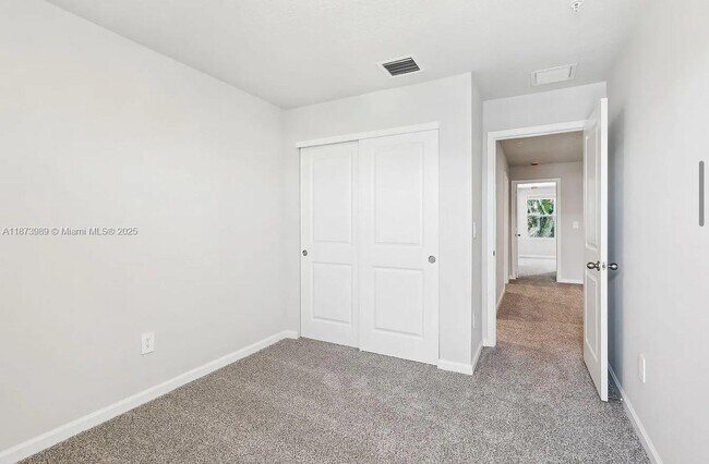 Building Photo - 478 Salisbury Cir