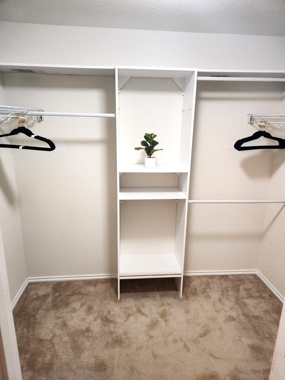 Building Photo - 9618 Silver Mist Way