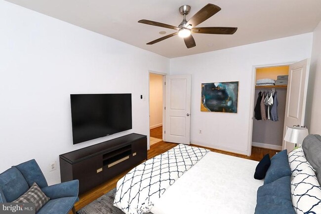 Building Photo - 412 Evarts St NE