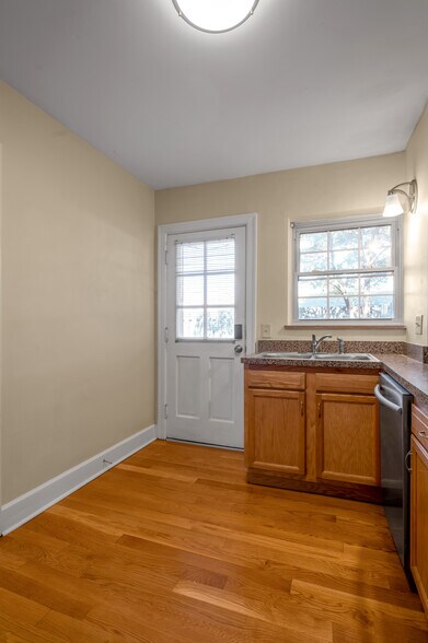 Building Photo - 1149 Cooper Dr